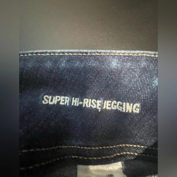 American Eagle Super High Rise Jeggings, Dark Wash, Size 6 Long - Picture 3 of 7